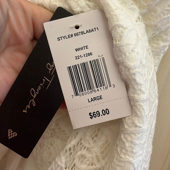NWT-City Triangles-L-white-lace-spaghetti straps, baby doll dress with pockets. - Picture 3 of 8